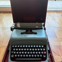 Macchina da scrivere Olivetti Studio 44