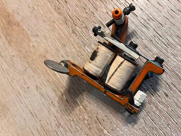 Macchinetta tattoo hold school