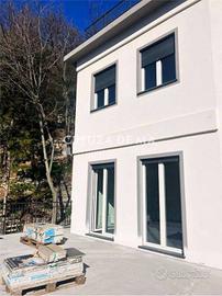 Appartamento di 84 m² con 3 locali e posto auto a 