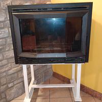 caminetto a legna ventilato 