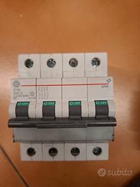 Interruttore Manetotermico C16 6000 4 Poli