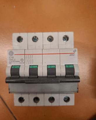 Interruttore Manetotermico C16 6000 4 Poli