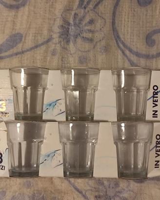 Sei bicchieri in vetro da 200 ml ancora nuovi
