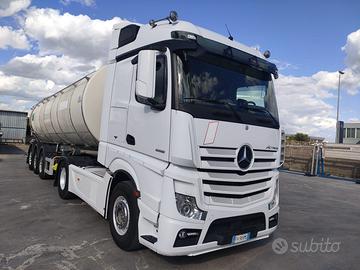Mercedes actros 1858