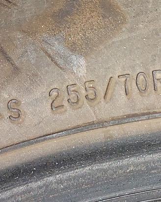 gomme x wrangler jeep 255/70 R18 4 stagioni