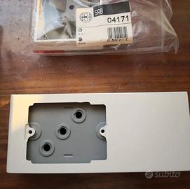 Scatola porta apparecchi canalina Bocchiotti 04171