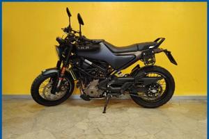 HUSQVARNA Svartpilen 401 Garantita e Finanziabil