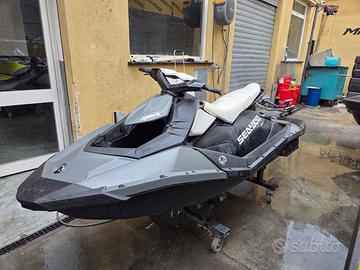 Moto d'acqua SeaDoo Spark 90hp 2014 50 ore