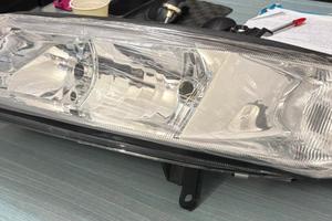 Proiettori Iveco Mago DX e SX