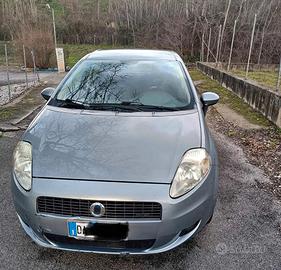 macchina Fiat Punto 