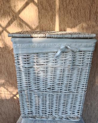 Cesta in vimini bianca 
