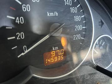Opel tigra 2005