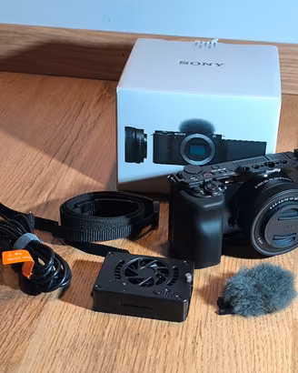 Sony zv-e10 NUOVA con meno di 100 SCATTI