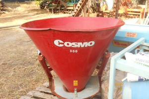 Spandiconcime Cosmo 300