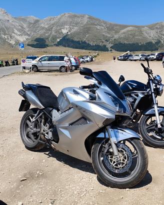Honda VFR 800 vtec 