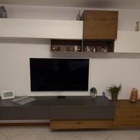 PARETE ATTREZZATA MARONESE