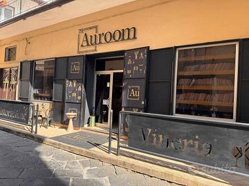 Attività / Licenza di 180 m² con 3 locali a Aversa