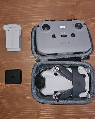 DJI mini 4 pro combo