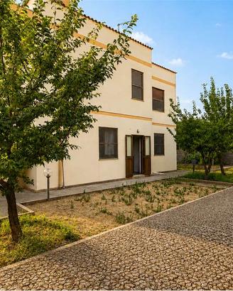 Villa unifamiliare con grande giardino.