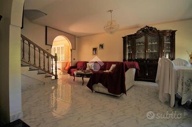 VILLA A SCHIERA D'ANGOLO A SAN SALVO