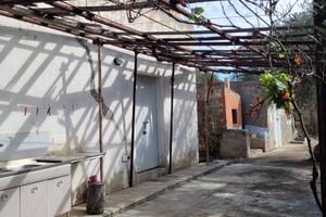 Uliveto + 2 locali + forno in agro Miglionico