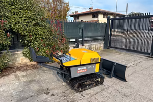 M100 Macchinario cingolato 4 q con lama per la nev