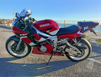 Yamaha R6