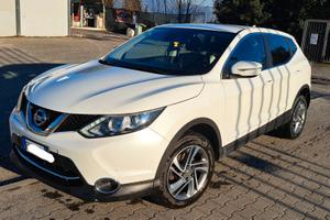 Nissan Qashqai 1.6 dCi 2WD Acenta Premium - 2014