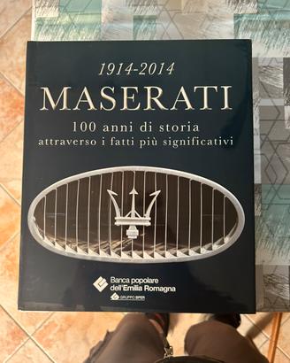 Libri automobilistici