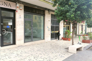 Locale Commerciale 47 m² Corso delle Province
