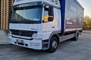 Mercedes atego 1529