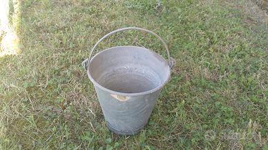 secchio in ferro zincato vintage 