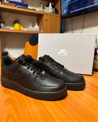 Nike Air Force 1 Nere – Numero 43