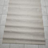 Tappeto beige impermeabile