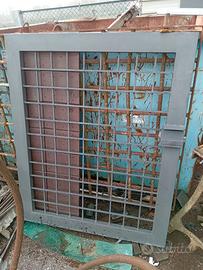 Cancello pedonale e inferriata per porta ad 1 anta