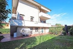 Villa di 442 m² con più di 5 locali e box auto dop