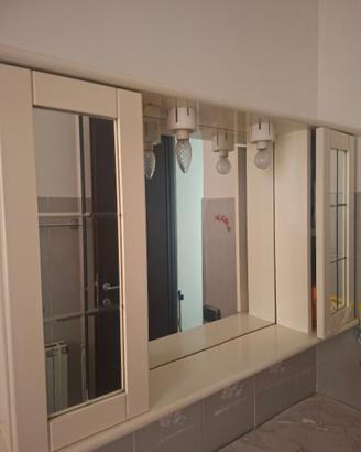 Mobiletto bagno  specchio due sportelli apribil 