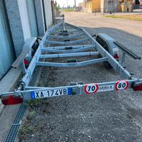 Carrello trasporta gommone