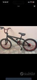 BMX Instinct Freestyle nera