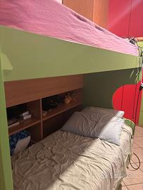 Letto a castello con scalini e passerella