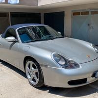 Porsche boxster da vetrina