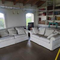 Coppia di divani artigianali 