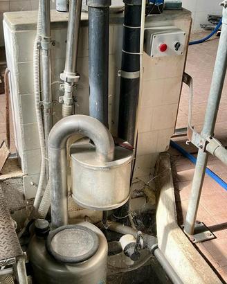 Mungitrice Alfa Laval +2 vasche refrigeranti latte
