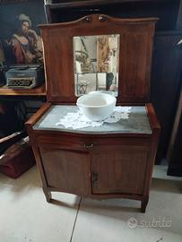 Credenzina con specchio e piano in marmo grigio