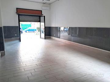 Locale commerciale 55 mq con agibilità C/so Europa