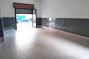 Locale commerciale 55 mq con agibilità C/so Europa