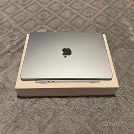 MacBook Air M4 13” 256 SSD 16 GB PARI AL NUOVO