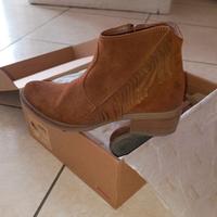 stivaletti in pelle scamosciato bata