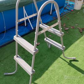scaletta piscina 