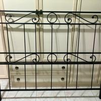 Letto una piazza e mezza senza contenitore